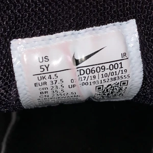 Nike Air Max TN  - Nike Air Max Tn junior i storlek 37.5, köpta från JD och kostade runt 1350. Säljer dom för 900 då de inte kommit till använding.