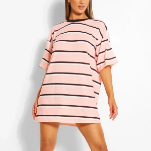 T-shirt klänning  - T-shirt klänning, använd ett fåtal gånger stl 38🦋FRAkt INGÅR 