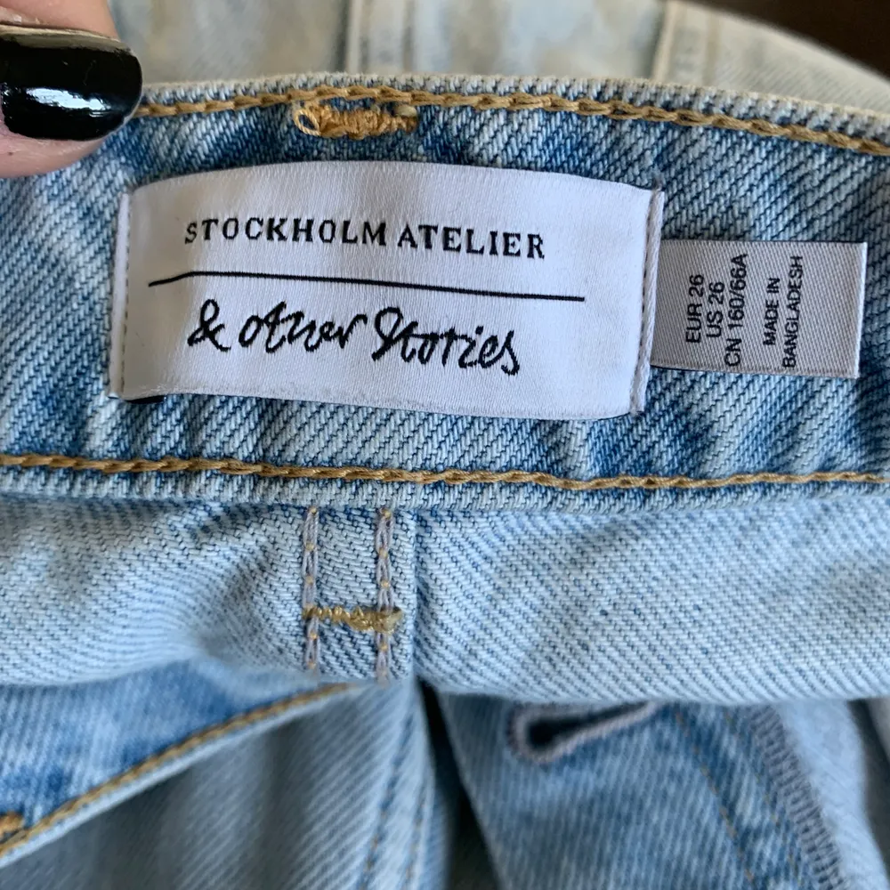 Säljer för att de inte kommer till  användning . Jeans & Byxor.
