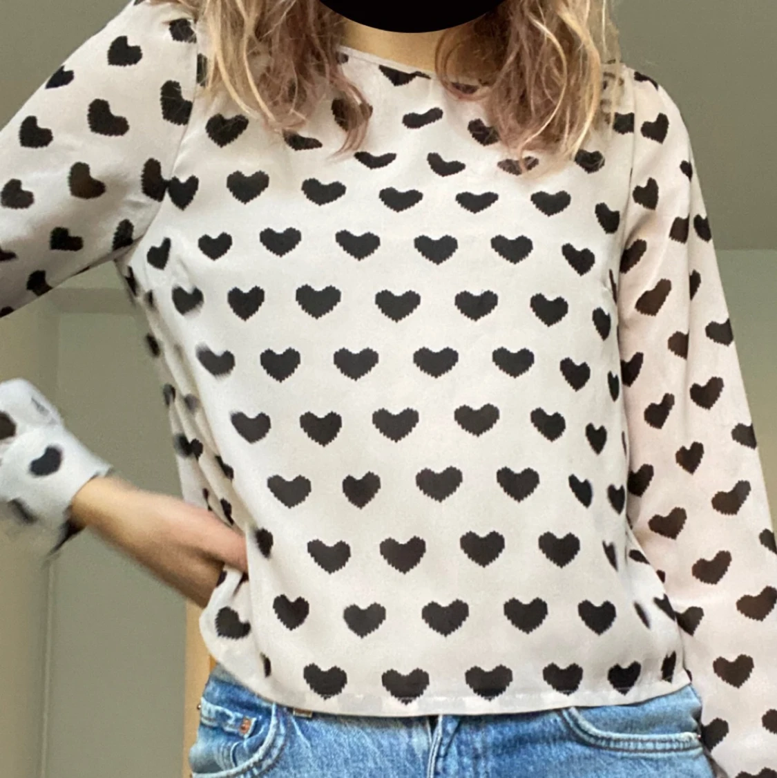 Blus med svarta hjärtan  - 90
