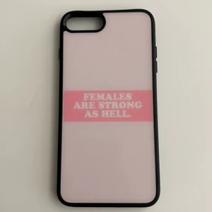 Skal iPhone 8 Plus  - Jätte fint skal ifrån fyndig, jag står för frakten 