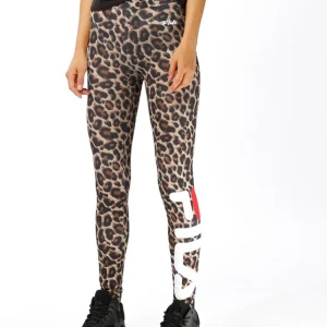 Fila gympabyxor  - Säljer dessa sköna leopard Fila gympabyxor. Köpt för ca 500kr på ABOUT Your Story. Köparen står för frakt :) 🦩