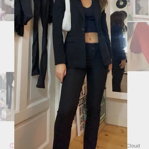 Kostymbyxor  - Perfekta kostymbyxor men börjar bli för små för mig🖤