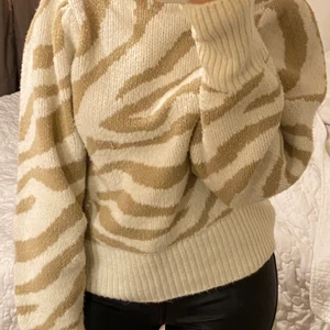 Stickad tröja  - Jättefin men kommer inte till användning🌟