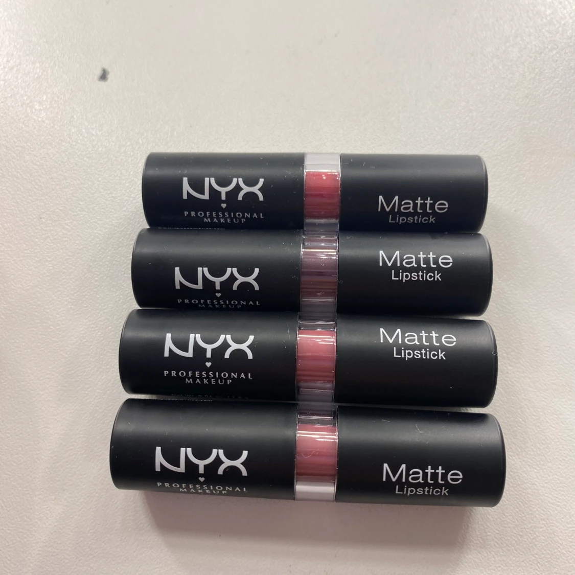 OANVÄNT Nyx - Matte Lipstick i olika färger - 90