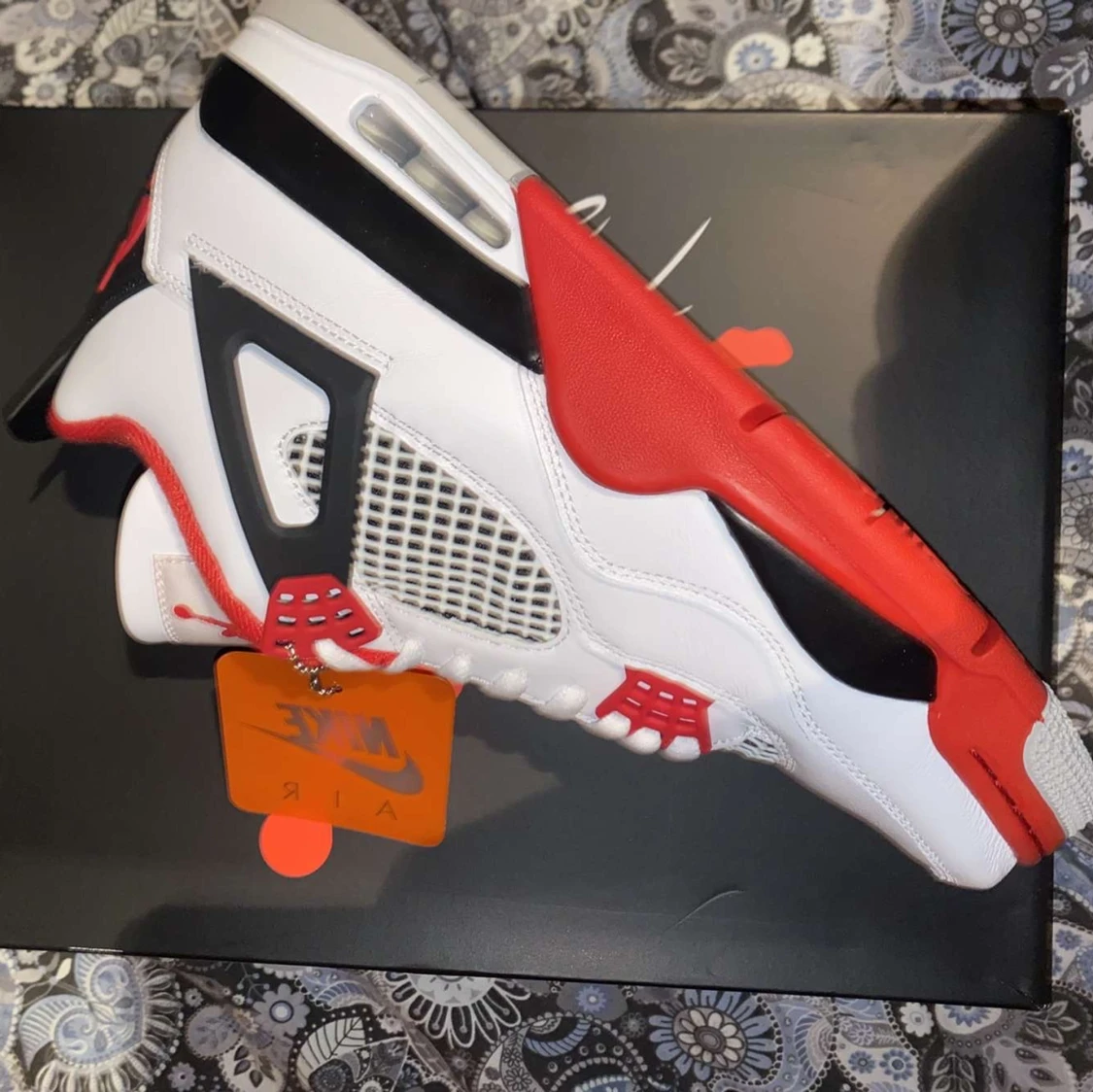 Jordan 4 ”fire red” - 90