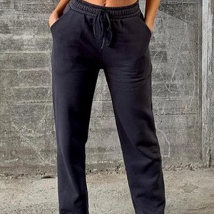 LXA the label - Säljer mina superfina LXA byxor pga att jag ej använder dom! Super fina och knappt använda, köparen står för frakt 💞💓💓