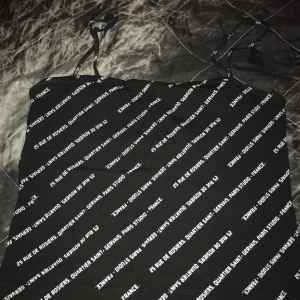 Gina tricot linne - Det är ett gina linne som är använd minst en gång i storlek M 