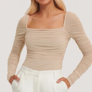 Mesh top - Helt oanvänd pga att den inte passade mig riktigt, väldigt fin dock💕 köpt på Nakd.