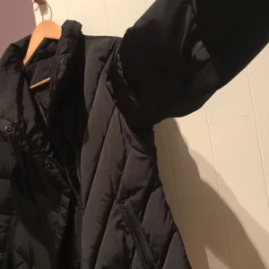  - Jacka från Zara. Aldrig använd pga för stor. Passar M också. 