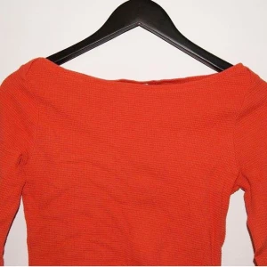  - Stretchig orange tröja! 