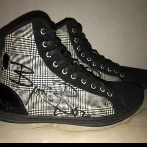  - 🌸Skor från Björn Borg i storlek 41🌸 Mycket fint skick, knappt använda! Inköpta för ca 800kr