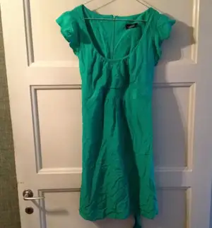 Grön topshop klänning använd 1 gång