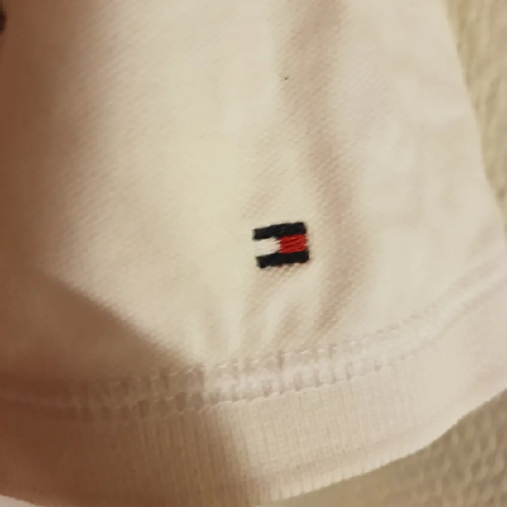 Tommy Hilfiger tröja. Skjortor.