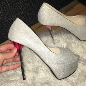  - Aldrig använda! Nypris är 899:-  Priset är så lågt för att jag behöver bli av med de och vill att de kommer till använda utav någon annan :) 