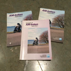  - AM-boken, vägmärken och arbetshäftet tillsammans för 130kr,  böckerna brukar vara väldigt dyra att köpa men jag säljer dem för 130kr då häftet är skrivet i men fortfarande lika bra pluggfrågor & jag har tagit körkortet så dem behövs inte längre. 