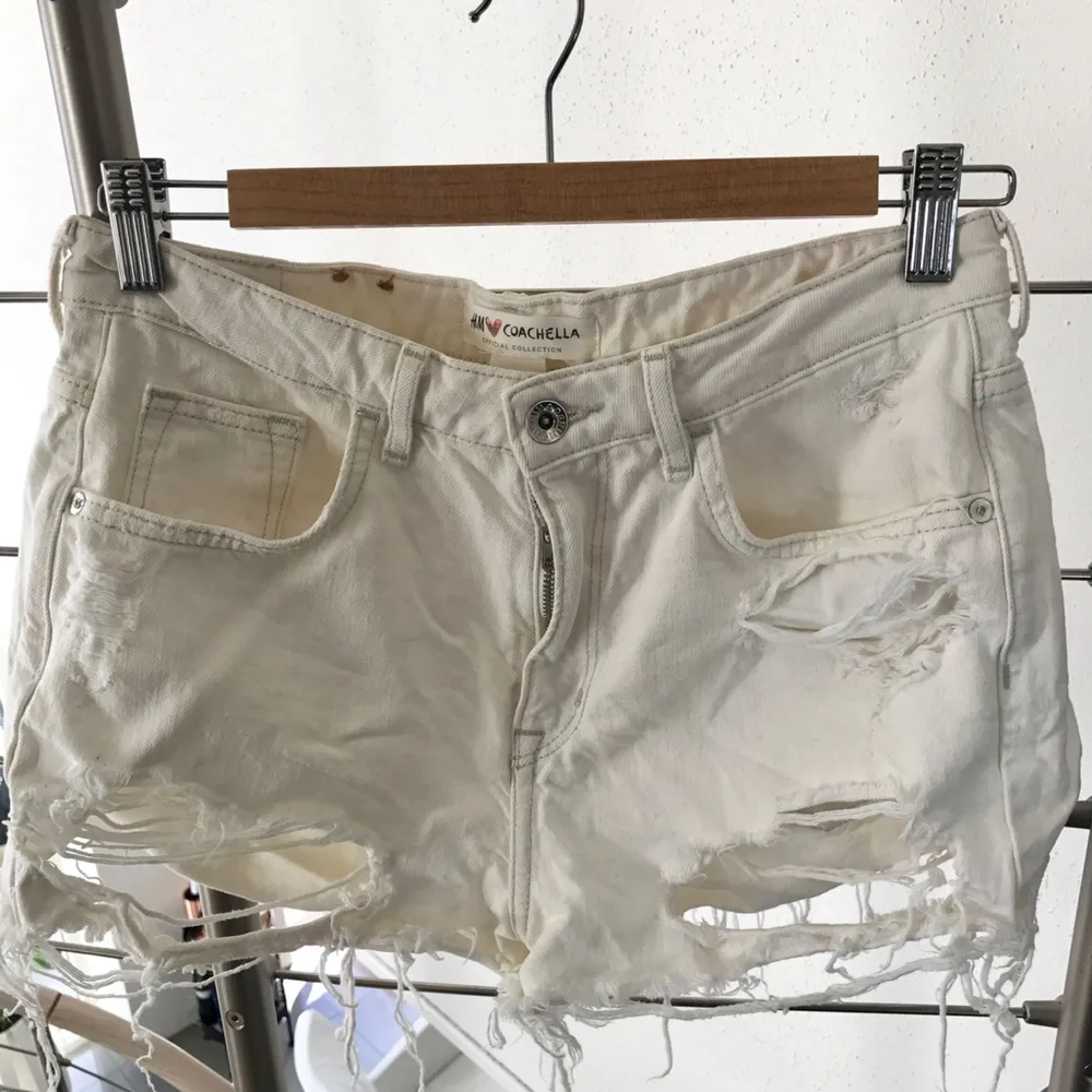 Riktigt snygg shorts från h&ms Coachella Collection. Frakt tillkommer. . Shorts.