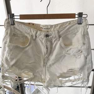 Riktigt snygg shorts från h&ms Coachella Collection. Frakt tillkommer. 