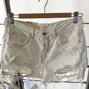  - Riktigt snygg shorts från h&ms Coachella Collection. Frakt tillkommer. 