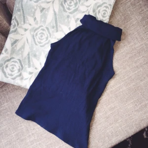  - Nästan aldrig använd, jätteskön, bra skick🌸 Det är en small men passar både XS och M eftersom det är ett stretchigt tyg.