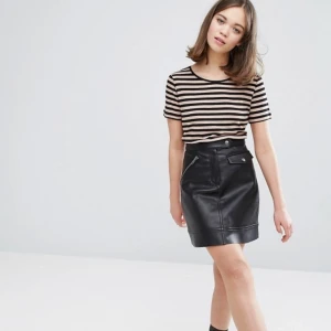 Kjol från Monki - Jättefin kjol från Monki i nyskick!🖤