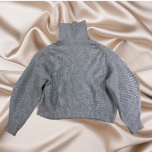 Stickad polotröja - Stickad tröja med polokrage😍