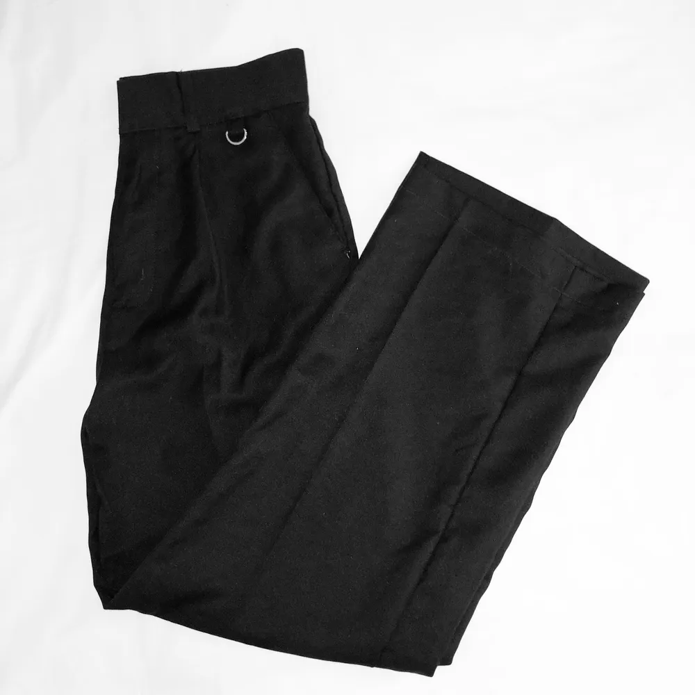 Tay trousers från DANG stockholm. Aldrig använda! Nypris 720 kr. (Första bilden lånad från @juliaadang). Jeans & Byxor.