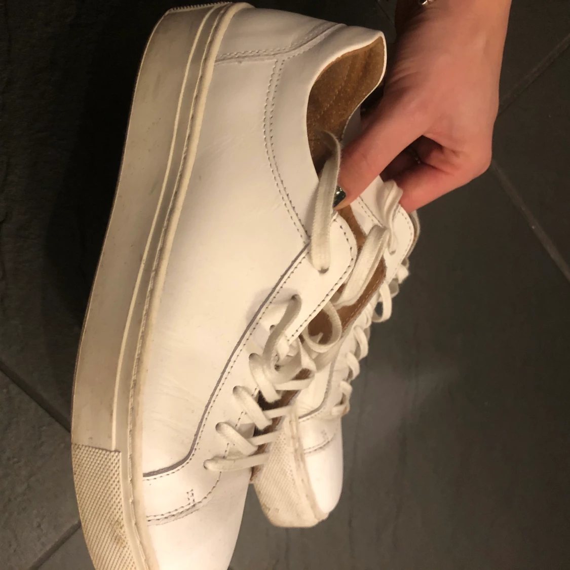 Sneakers i skinn  - 90