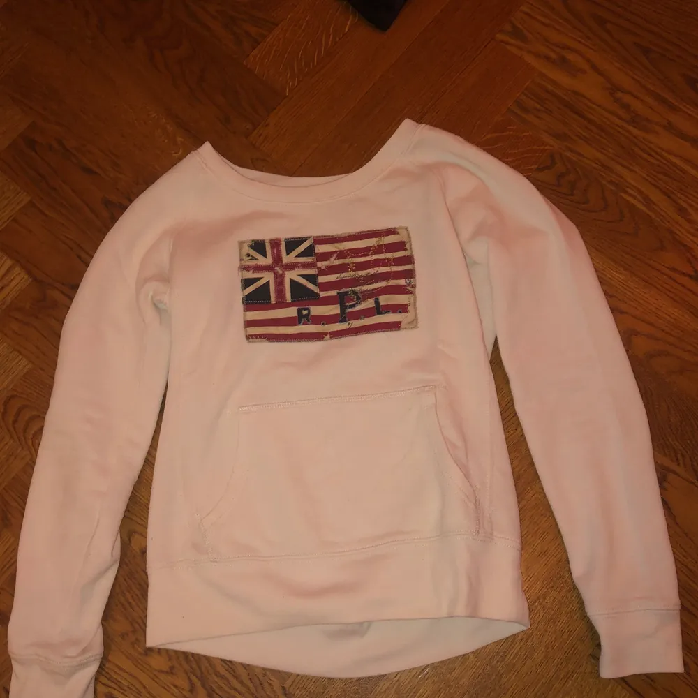 En mysig tjocktröja från Ralph Lauren med bra kvalité! Köparen betalar frakt!. Hoodies.