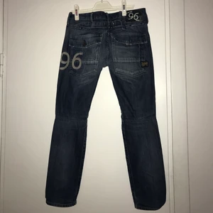 G-star byxor  - Lågmidjade asnajs jeans från G-Star. Size 25, längd 30 🦋🦋🦋 100% bomull. För små för mig så kan inte skicka bilder på. 