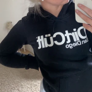 Dirtcult hoodie - Fin hoodie i bra skick!