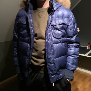 Dolomite jacka - Helt oanvänd Dolomite jacka i storlek L men passar M. Ny pris 3000kr