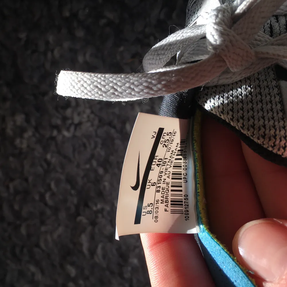 Nike freerun, väldigt sparsamt använda, storlek 39/40(25,5 cm) supersköna!. Skor.