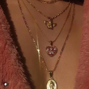 Layer necklace -  En vacker layers Necklace är ett måste i varje smyckeskrin 😍🥺