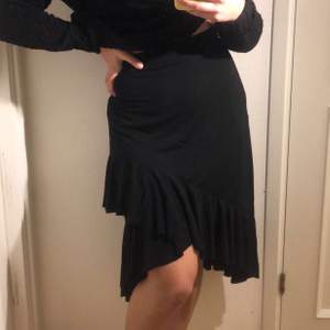 Söt kjol från Pieces i storlek S. 50kr+frakt
