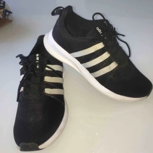  - Jag har storlek 38 badar mig bra, använda några gånger men fint skick  Kommer tvättas innan köp 