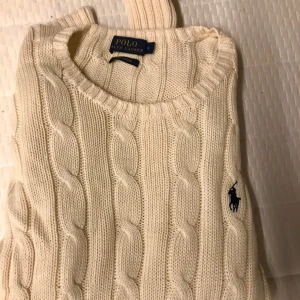  - Polo Ralph lauren, beige, helt oanvänd tröja :) 