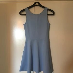  - LjusBlå klänning oanvänd 