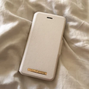 iPhone skal  - Skal till 7+ & 8+ magnet skal jag har även skal som passar inuti om intresse finns