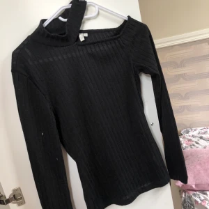 Tröja Nelly storlek s - Tröja från Nelly trend i storlek S , aldrig använd🌸