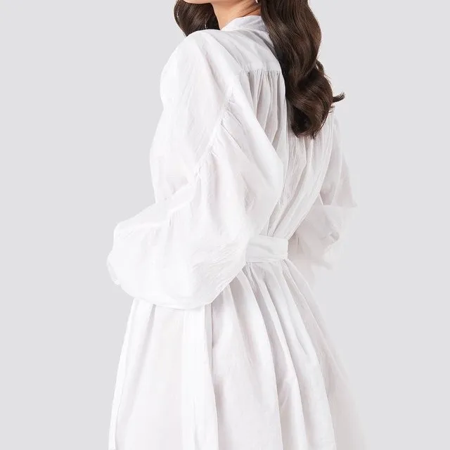 Fin vit klänning från NA-KD, fri frakt💕 . Klänningar.