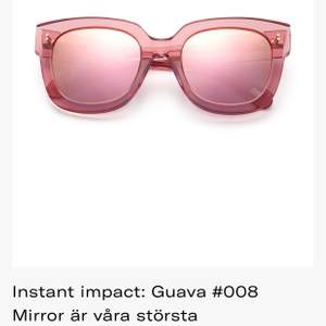 Chimi Eyewear solglasögon, 1 år gamla. (bättre bilder kan skickas). Modell #008 Guava med spegelglas.