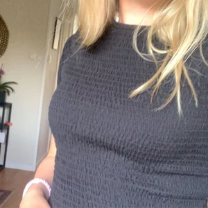 Asos tshirt  - Säljer denna tshirt från asos med prislapp kvar. Den är smockad 🪐 säljer för 140kr ink frakt 