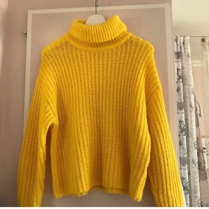 Polotröja - Gul poptröja