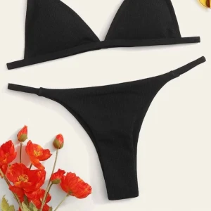 Svart bikiniunderdel  - Helt oanvänd bikinitrosa (klisterlappen sitter kvar). Skickas i samma påse den kom i🌷 60 +frakt (eller möts upp i Malmö)