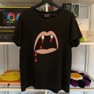 Saint Laurent Blood Luster - Storlek Large 7/10 skick