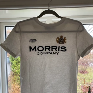 Morris t-shirt - Storlek: M fakten ingår ej i priset!