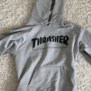 Thrasher hoodie - Säljs pga för liten. Mycket bra skick