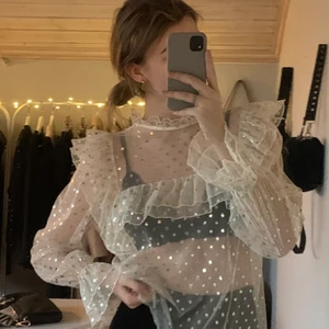 Blus från Orion london! - Sååå himla fin blus som tyvärr aldrig blivit använd, nypris 1000kr ! Budgivning, högsta bud får den! 