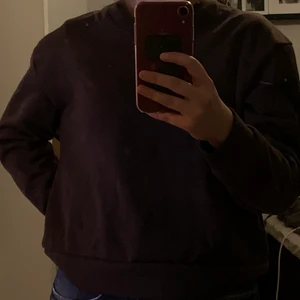 Tröja - Brun trendig sweatshirt. Assnygg och använd en gång